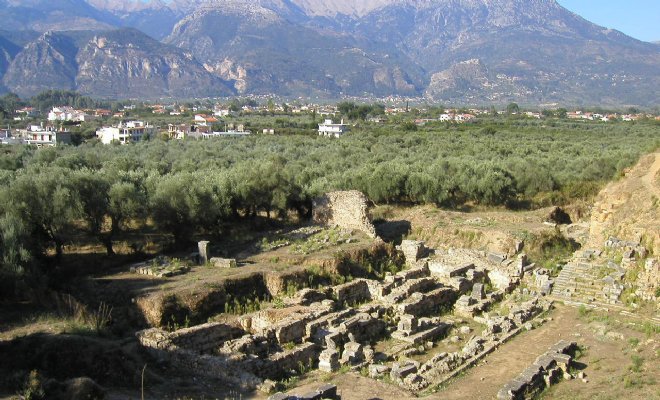 Αυγουστιάτικη πανσέληνος στην Ακρόπολη της Αρχαίας Σπάρτης