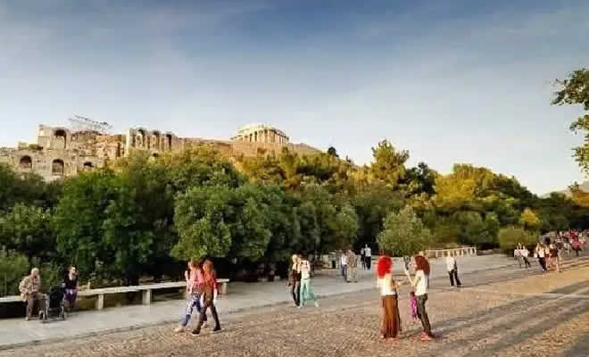 «Κυριακάτικο πρωινό στην Αθήνα» από την Γεωργία Κακούρου-Χρόνη