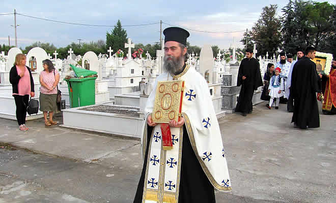 «Δημόσιος έπαινος σε έναν άξιο ιερέα» από τον Γιώργο Αλατσά