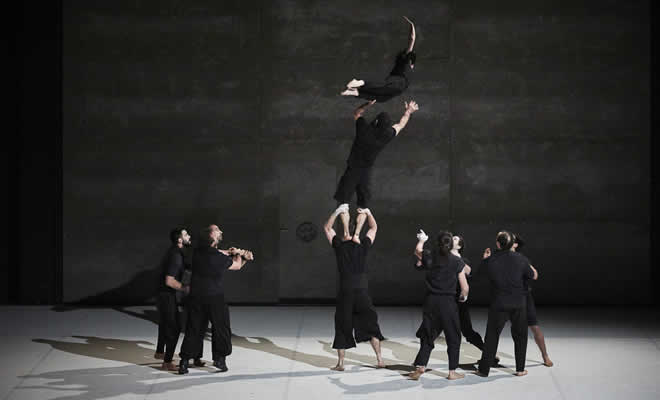 Χορευτική παράσταση: «Mobius» της χορευτικής ομάδας COMPAGNIE XY & RACHID OURAMDANE