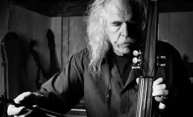 Ο Ross Daly, στην Πνευματική Εστία, για μια μοναδική solo συναυλία με συνθέσεις του για κρητική λύρα, tarhu και αφγανικό rabab