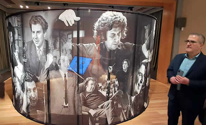 Εγκαίνια της έκθεσης «Μίκης Θεοδωράκης, η μνήμη στην ψηφιακή εποχή» στο Μουσείο Ελιάς και Ελληνικού Λαδιού